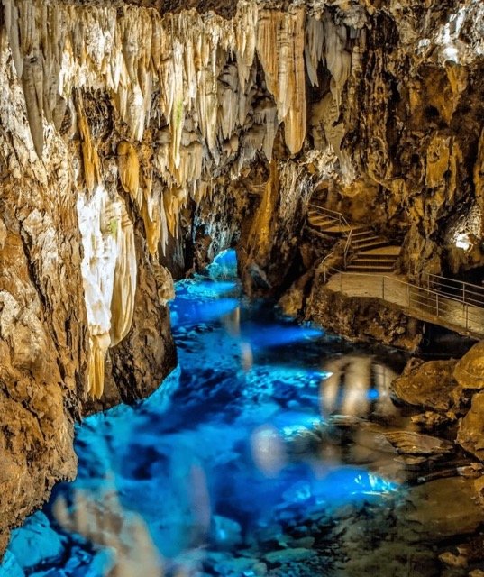 Gruta de las Maravillas impresionante