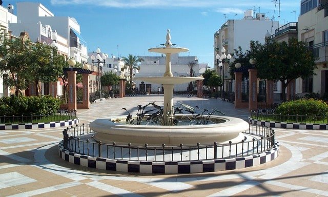 paseo de las flores isla cristina plaza